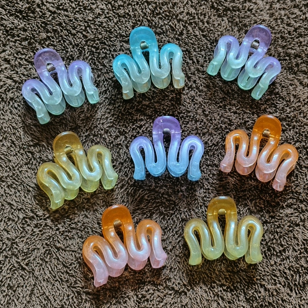 Glass Wave Clip
