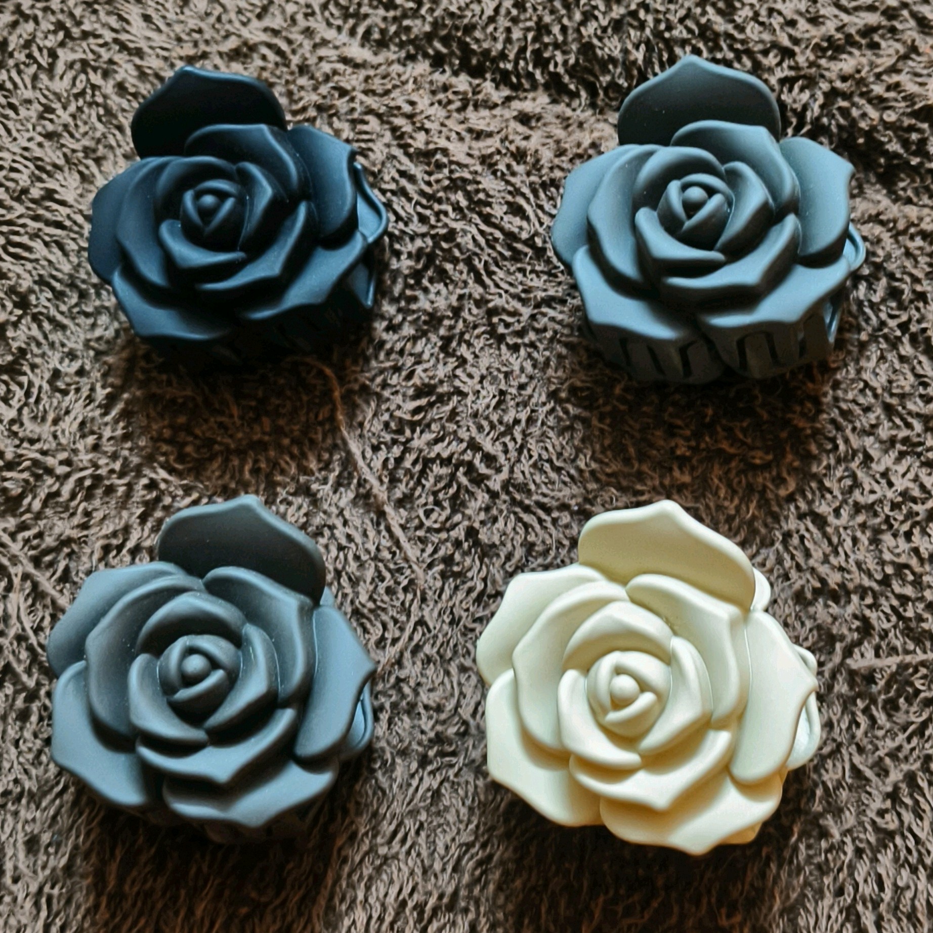 Matte Finish Rose Clip